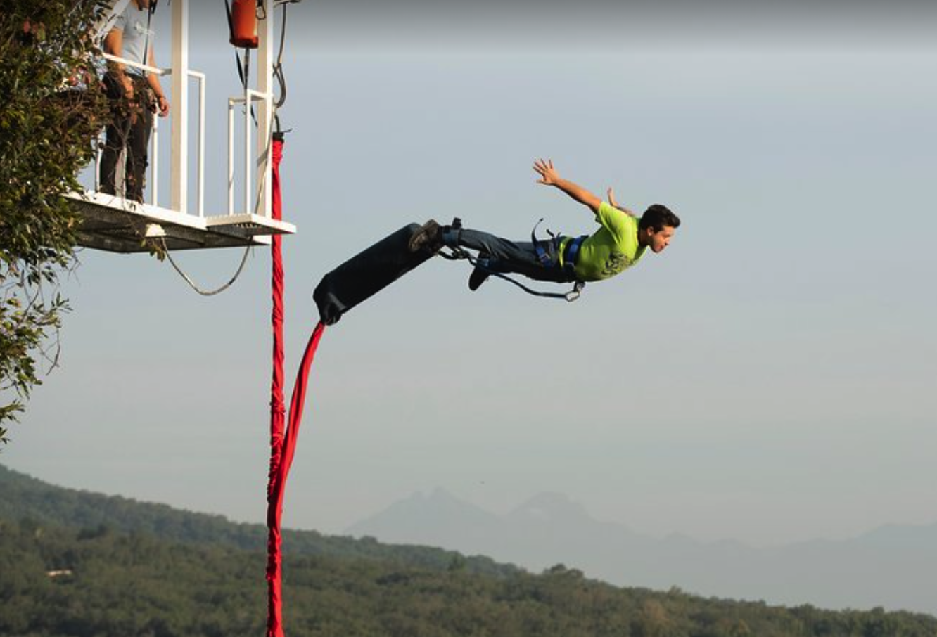 Cola de Caballo & Villa de Santiago