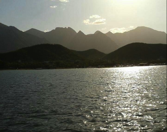 Cola de Caballo & Villa de Santiago